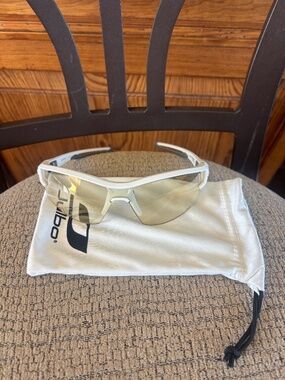 Julbo Aero Reactiv Photochromic Sport Sunglasses some scratches ?